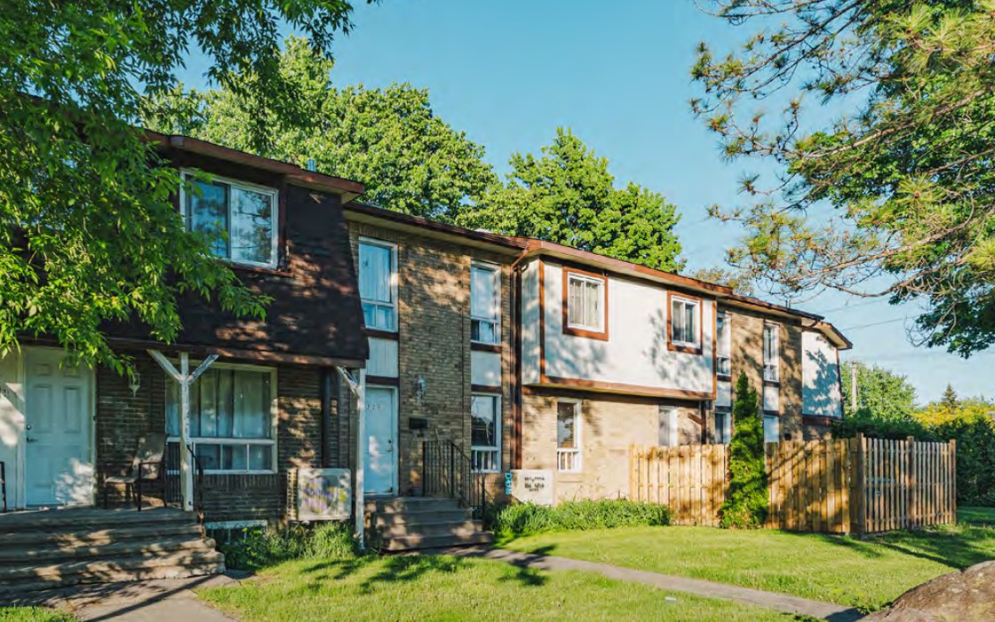 Fairview Terrace — Dollard-des-Ormeaux